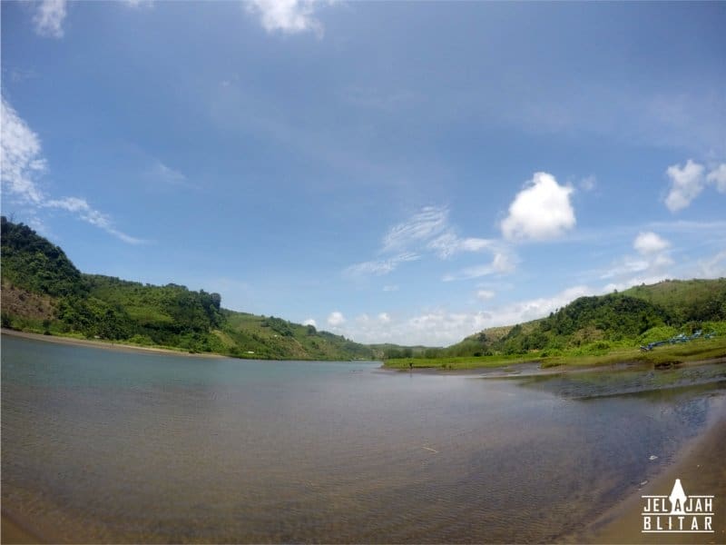 Pantai Di Blitar Yang Aksesnya Mudah Untuk Dilewati Mobil