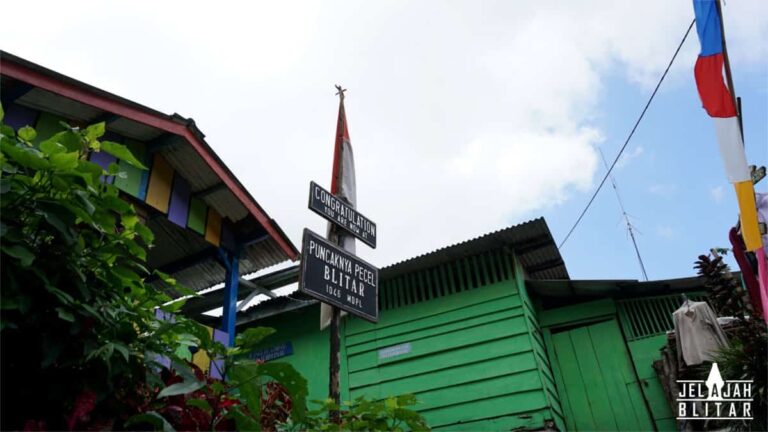 Warung Pecel Bu Tia Sirah Kencong