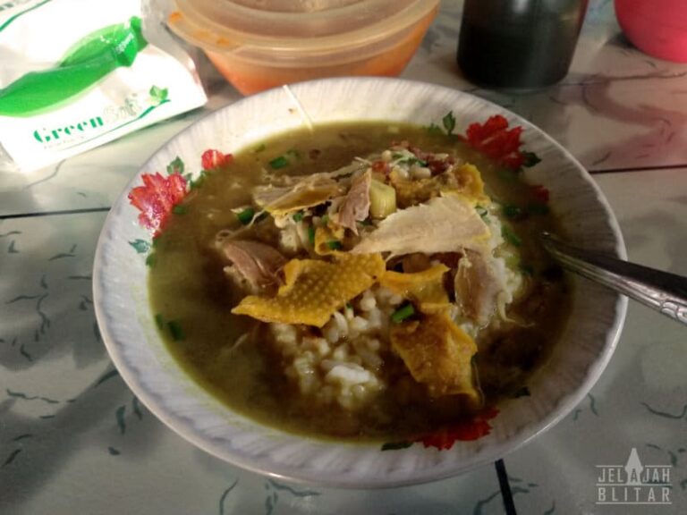 Soto Ayam Kampung Pak Cholili di Jl. Cakraningrat, Kota Blitar
