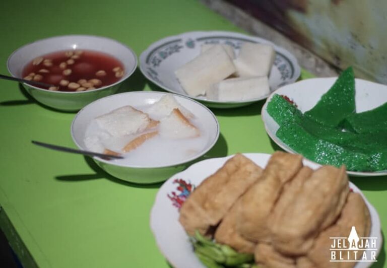 Kolak Roti Wedang Ronde di Blitar