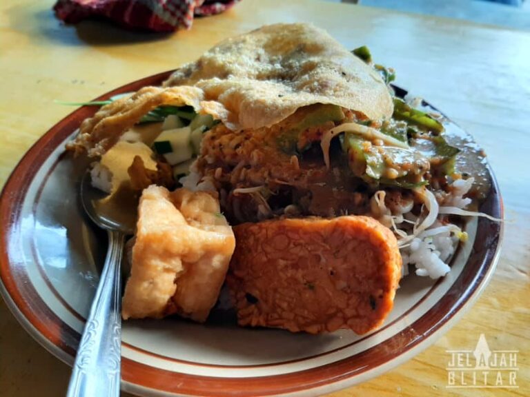 Nasi Pecel Pawon Bu Marti Jatinom