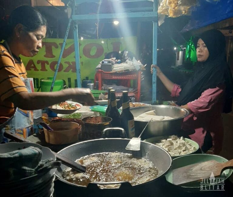 Tahu Lontong di Jalan Lawu Blitar