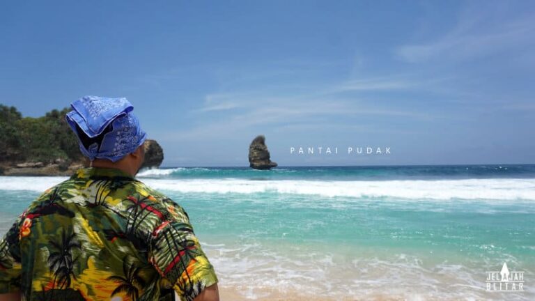 Pantai Pudak Blitar Selatan