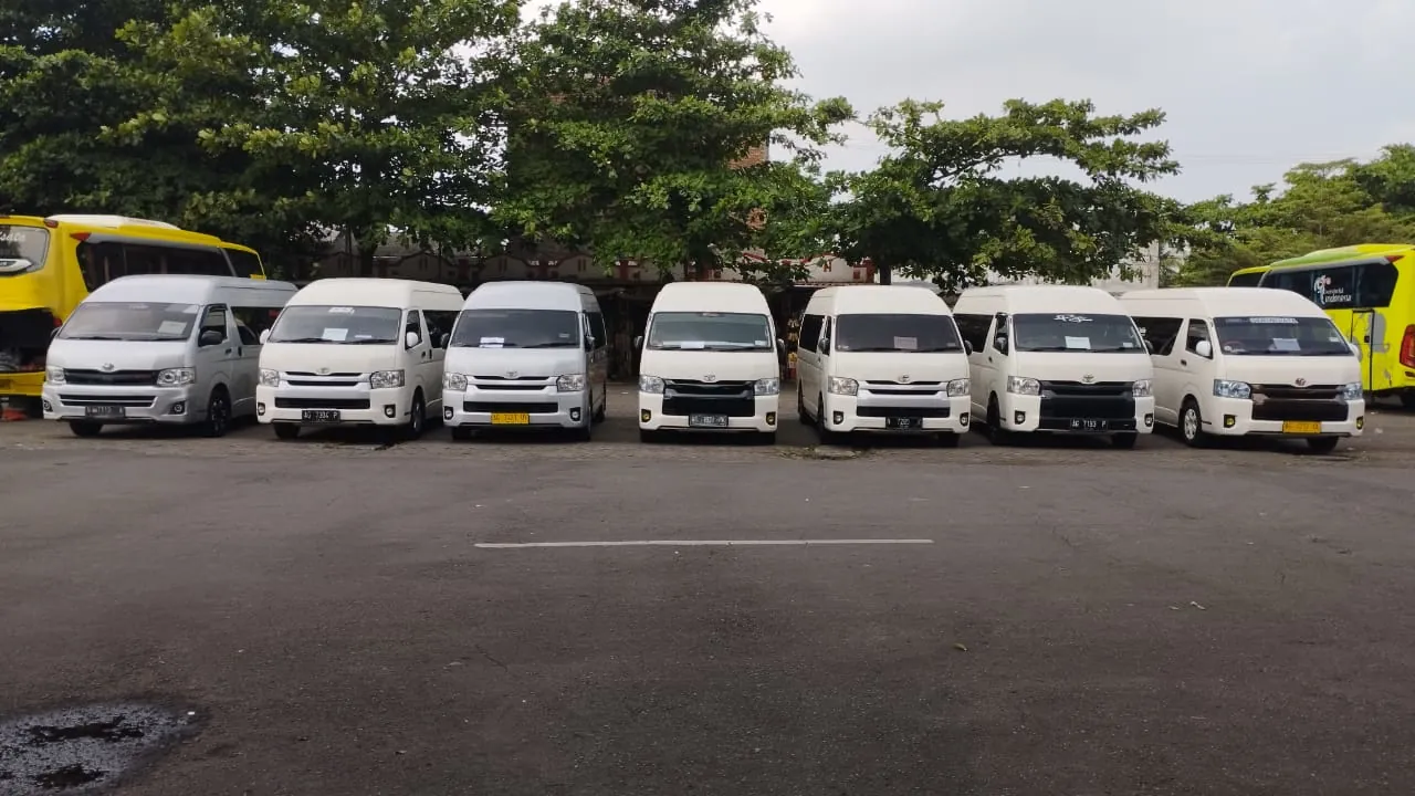 Armada Hiace Jelajah Blitar